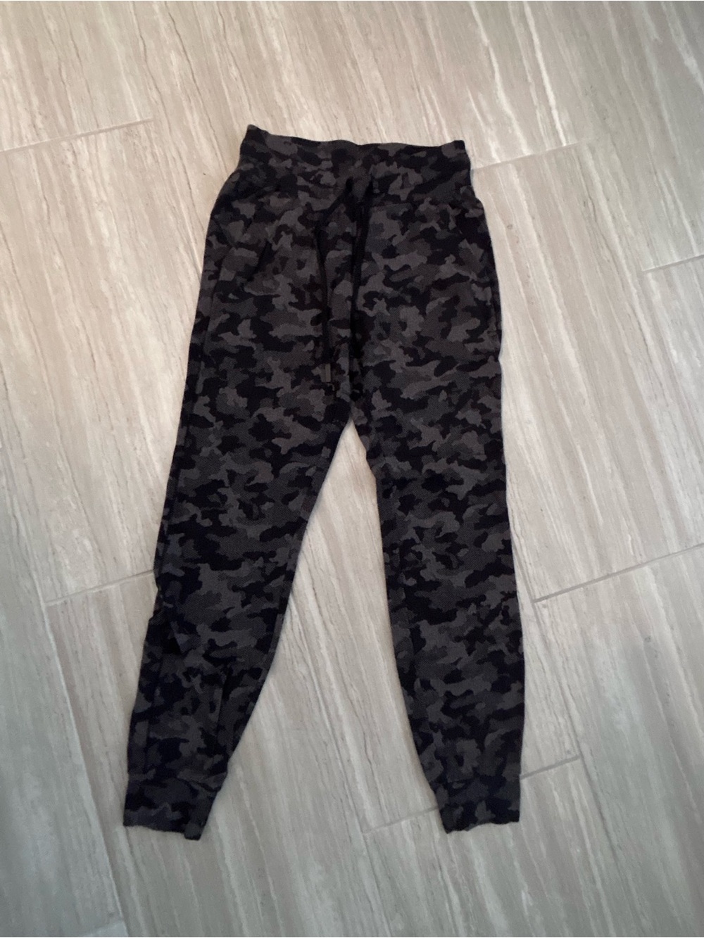 lululemon Ready to Rulu Black & Gray Camo Track Joggers size 4